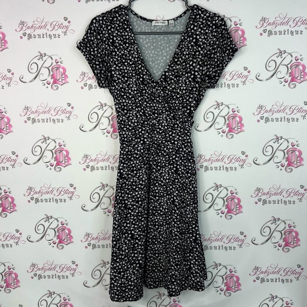 Rebel Sugar dress flowers grey Black Floral Midi Dress stretchy v neck